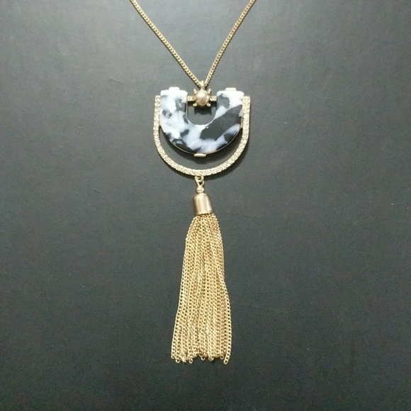 𝅺Time and Tru Long Gold Tone Chain Marbled Pendant Statement Necklace - Picture 1 of 3